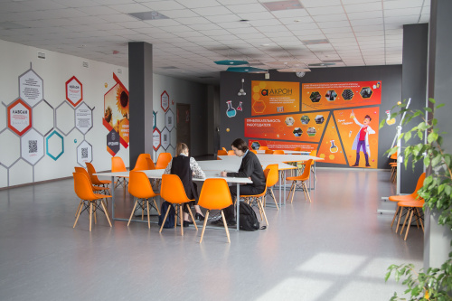 При поддержке «Акрона» открылся центр научно-естественного образования в одной из школ Великого Новгорода